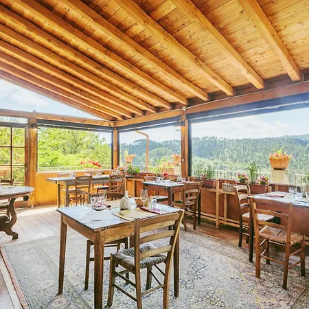 Séjour à la ferme Di Charme E Ristorante Stallato Il Filo Di Paglia Carro