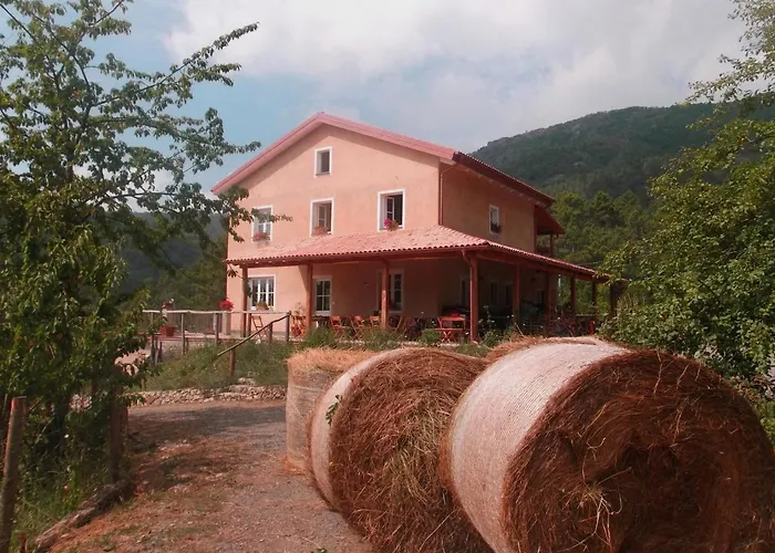 Di Charme E Ristorante Stallato Il Filo Di Paglia 팜스테이
