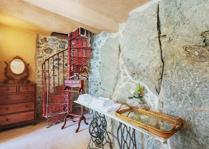 Agroturismo Di Charme E Ristorante Stallato Il Filo Di Paglia Carro